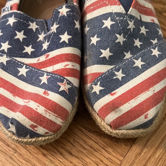 Toms Stars and Stripes Slip-On Shoes - Picture 5 of 7
